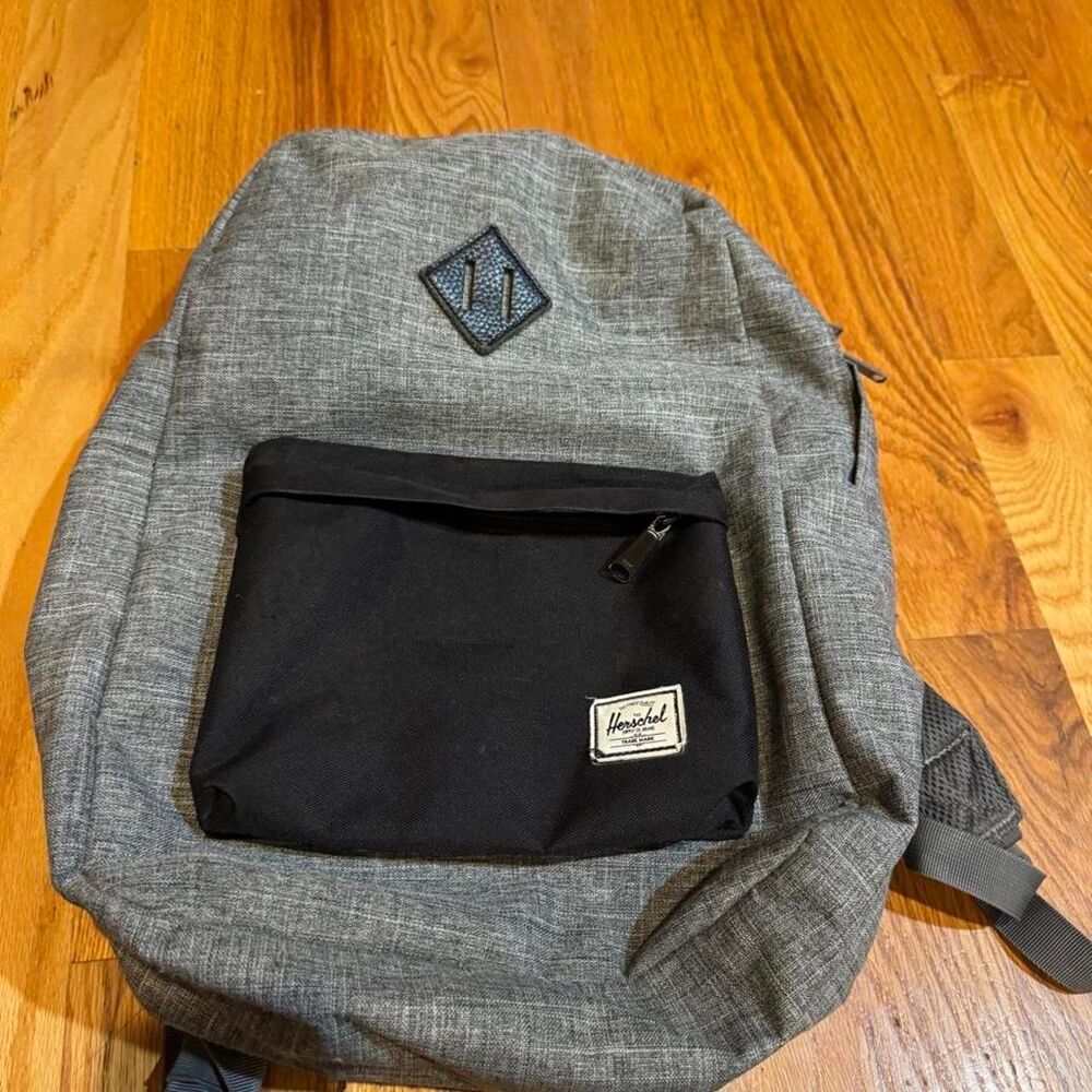 Herschel Heritage Backpack Gray Crosshatch & Blac Pocket